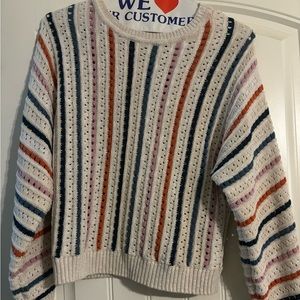 Women’s crew neck pullover sweater